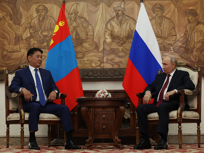 Путин встретился с президентом Монголии на полях саммита ШОС