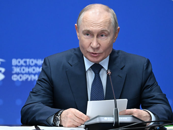 Путин призвал сохранить курс на развитие Дальнего Востока и Арктики