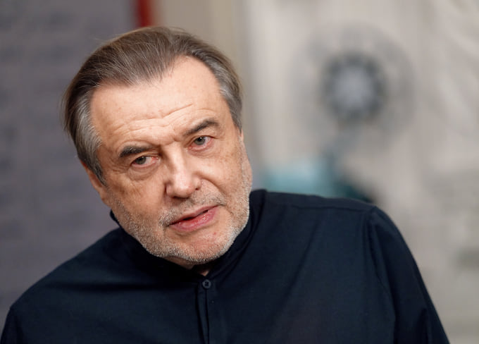 Режиссер Алексей Учитель 