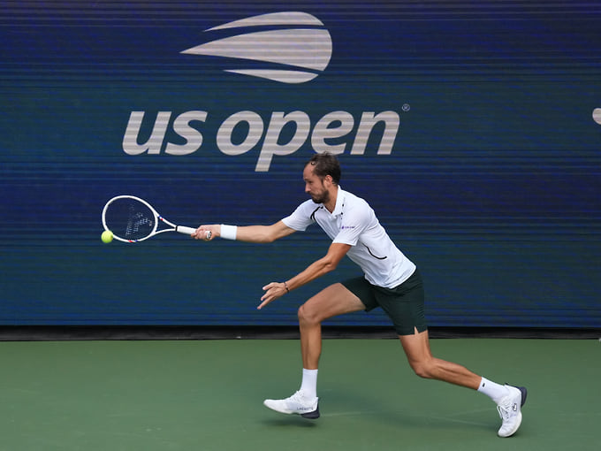 Российский теннисист Медведев не смог выйти в четвертьфинал US Open