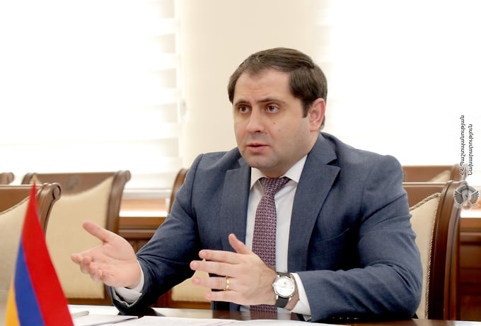 Министр обороны Армении Сурен Папикян (2022 год) 