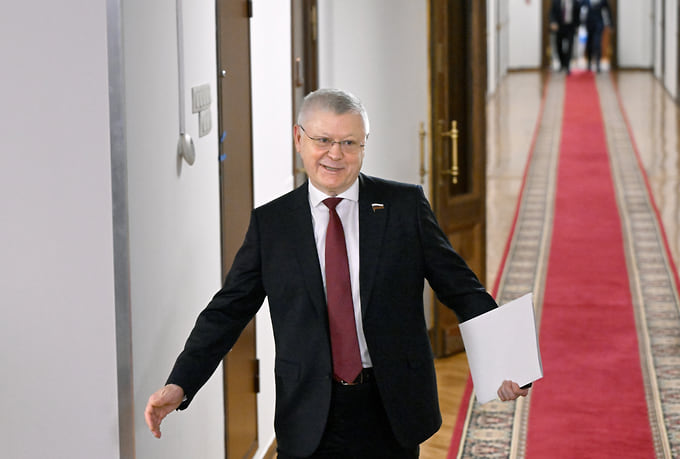 Глава комиссии Госдумы по расследованию фактов вмешательства Василий Пискарев 