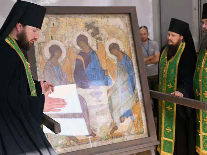 Третьяковка подтвердила изъятие «Троицы» Рублева из иконостаса для проверки