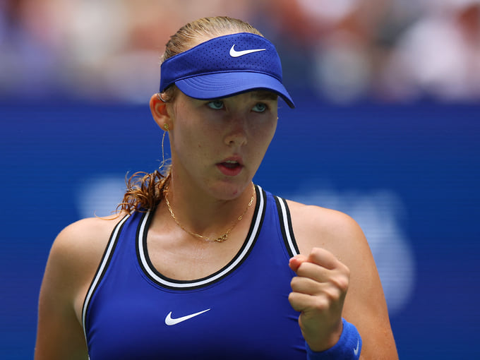 Мирра Андреева вышла в четвертьфинал турнира WTA 500 в Сингапуре