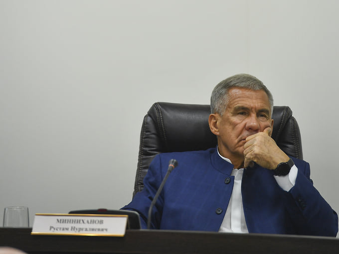 ЕС ввел санкции против главы Татарстана Рустама Минниханова