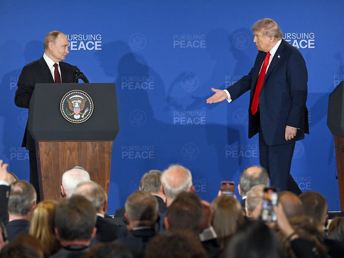 Песков: Путин был бы рад встретиться с Трампом