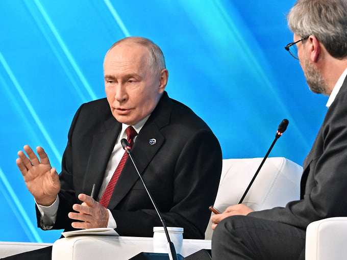Путин оценил ущерб от ударов по российским НПЗ в 1% ВВП