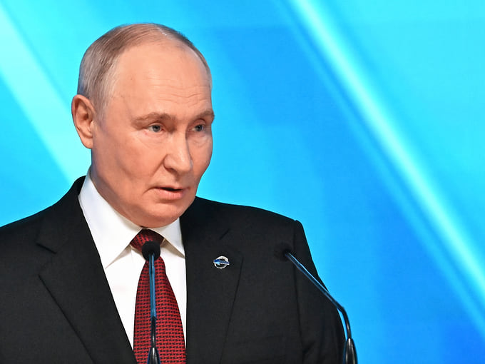Путин поддержал создание нейросети в области образования