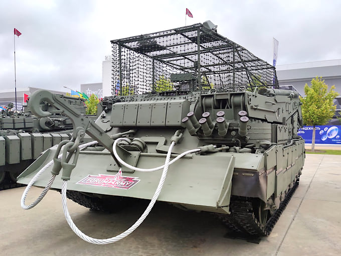 Уралвагонзавод завершил испытания БРЭМ-80 с новой механизированной сцепкой