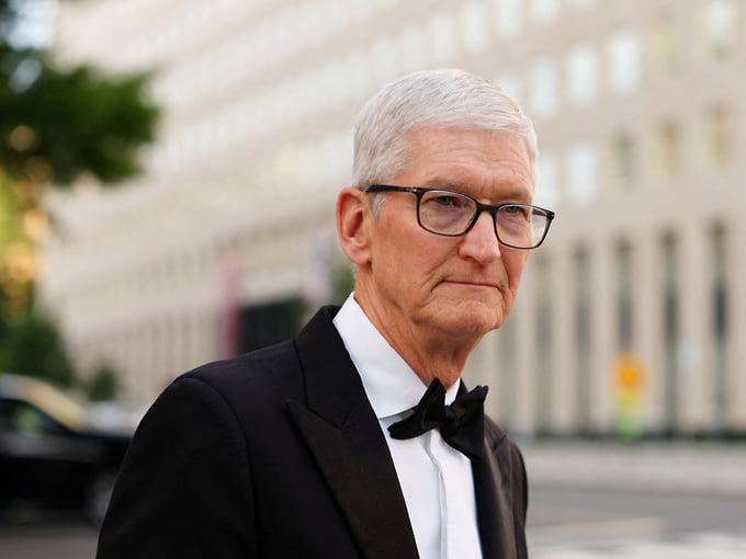 Экс-глава Apple Тим Кук продал пакет акций компании почти на $64 млн