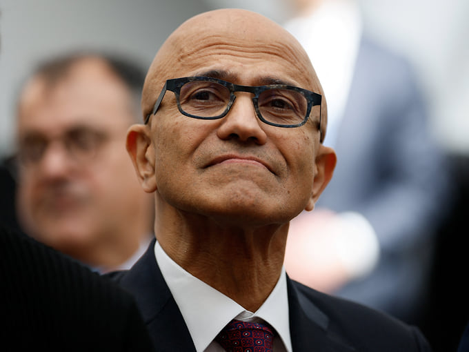 Глава Microsoft призвал использовать «аварийный тормоз» в разработке ИИ