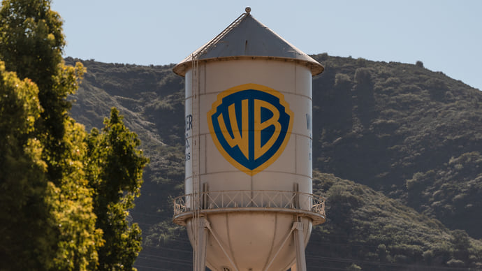Зарубежные СМИ: Что происходит вокруг сделки по продаже Warner Bros.?