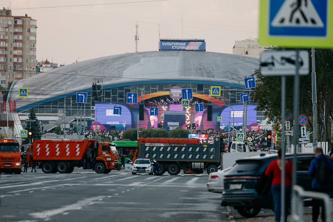 Зона проведения праздничного концерта была серьезно огорожена