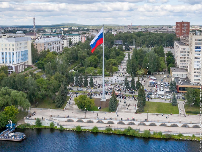 Суд поддержал ФАС по делу о 50-метровом флагштоке в Нижнем Тагиле