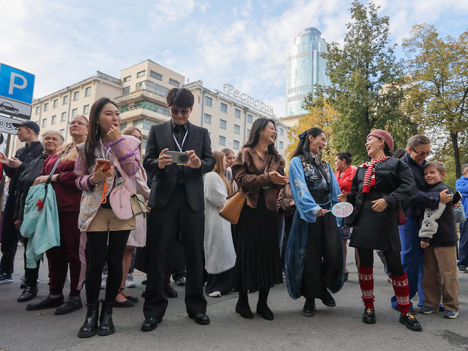Помимо спектаклей, в дни фестиваля состоятся презентация проекта «Тузлуков-вернисаж», презентация книги художественного руководителя Московского театра кукол Бориса Голдовского «Театры кукол России XV–XXI вв.», а также заседание Исполнительного комитета Российского центра UNIMA
