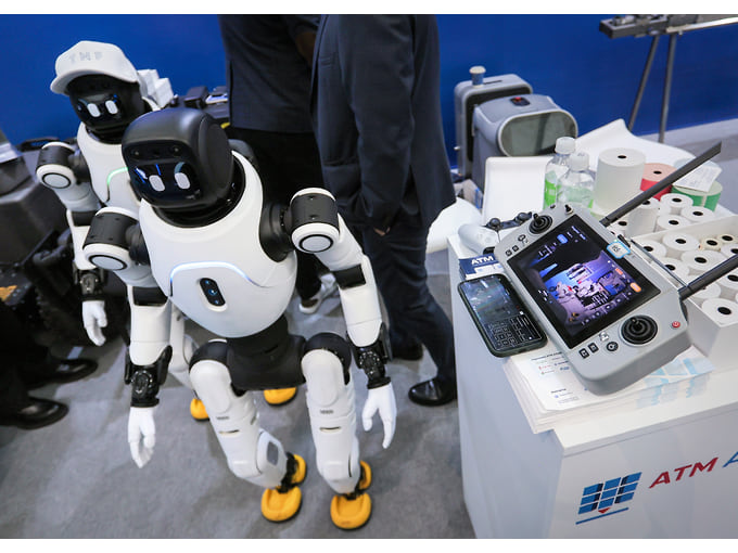 Одновременно с форумом проводилась выставка TNF EXPO, где производители и разработчики представляли новую технику, оборудование и IT-решения