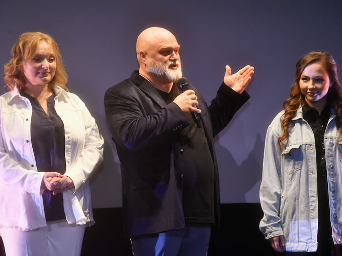 Фестиваль актуального российского кино "Маяк". Режиссер Алексей Федорченко (в центре). 2023 год