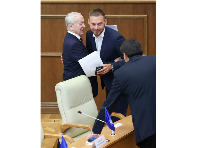 Депутаты заксобрания Свердловской области Вячеслав Погудин и Антон Шипулин  