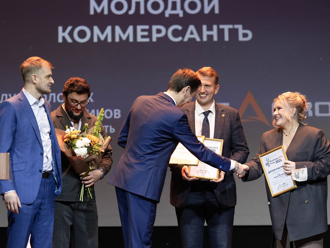 Финалистами номинации «Молодой Коммерсантъ» стали ООО «Предприятие Сириус», ООО «Энсонс»,ИП Таубе Любовь Дмитриевна — творческая мастерская «Театр», ООО «А.Т.МЕДИКА»