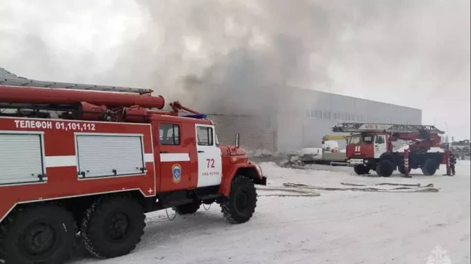В Набережных Челнах потушили пожар на складе