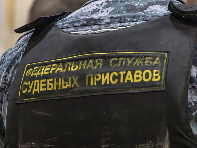 Нижегородка пряталась в шкафу от приставов из-за долгов по алиментам
