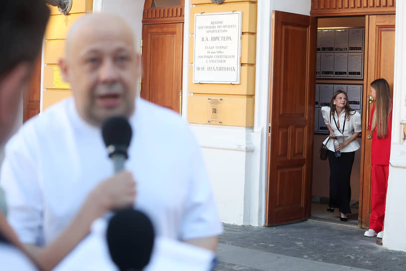 Персонал фестиваля в ожидании гостей