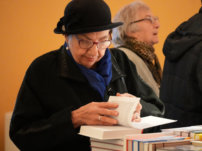 Несмотря на большое количество гостей, всегда можно было уединиться с понравившейся книгой
