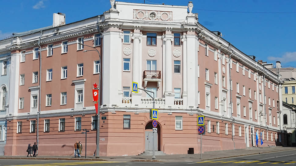 Дом Горьковского автозавода на площади Минина 