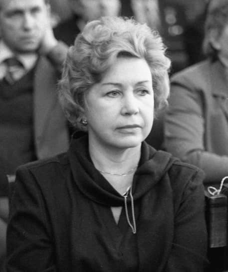 В 1962 году Инне Макаровой было присвоено звание заслуженной артистки РСФСР. В 1971 году она стала народной артисткой РСФСР, а в 1985-м — народной артисткой СССР. На фото: Инна Макарова на объединенном пленуме правлений творческих союзов и организаций СССР и РСФСР. Москва, 1982 год