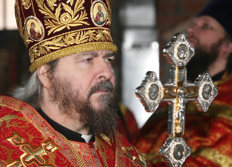 Епископ Пермский и Соликамский Иринарх во время службы