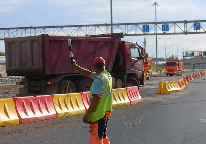 На КАД Петербурга вводят новые ограничения из-за ремонтных работ