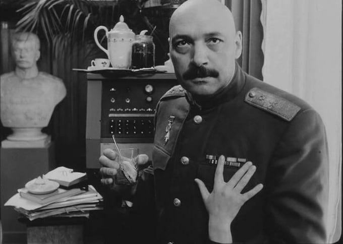 Юрий Цурило в роли генерал-майора медицинской службы Юрия Кленского в фильме Алексея Германа «Хрусталев, машину!»