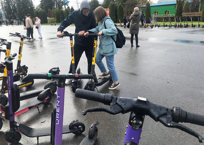 В Петербурге с начала сезона зафиксировали более 67 тыс. нарушений с электросамокатами