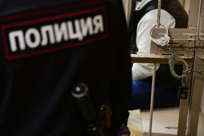 Житель Гусева получил 1,5 года принудительных работ за удар полицейского