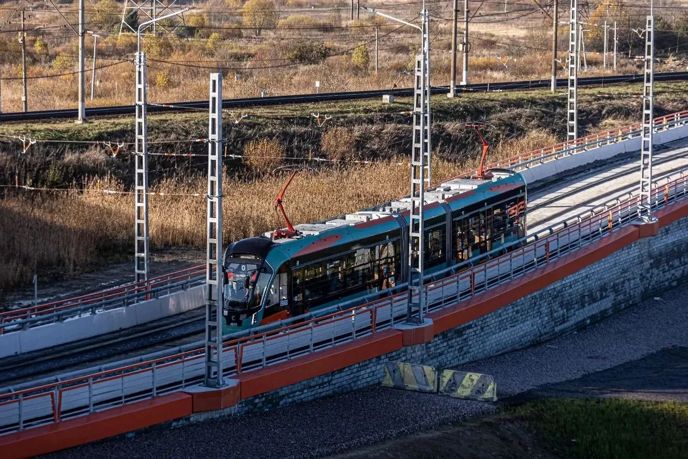 В Петербурге начали обкатку второго этапа трамвайной линии «Славянка»