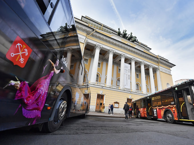 «Самое главное, чтобы мы работали не в театре, а на театр»