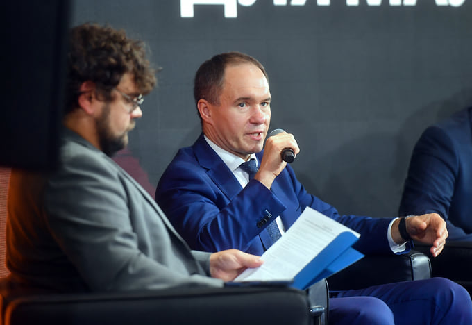 Директор по региональному развитию ИД «Коммерсантъ» Александр Щелканов, глава комитета по промышленной политике и инновациям и торговле Санкт-Петербурга Александр Ситов