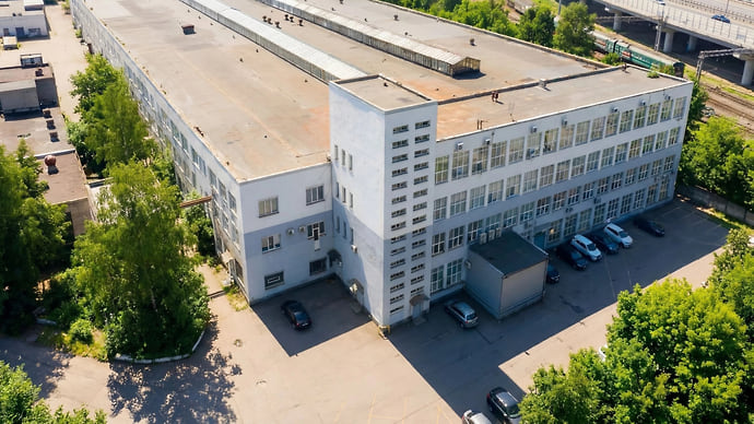 Фирма гибнет за металл