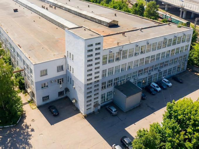 Фирма гибнет за металл