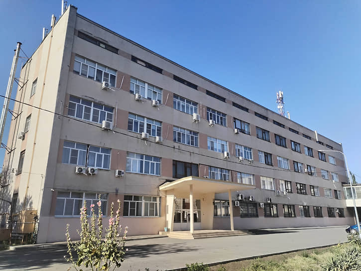 С декабря 1974 года по октябрь 2001-го институт возглавлял Борис Музыченко, ученый агроном-виноградарь, заслуженный работник сельского хозяйства РФ, который продолжил и усилил работу, начатую при Якове Потапенко. С 1970 года по 1985-й многочисленные научные достижения коллектива ВНИИВиВ в сфере селекции и агротехники винограда, механизации и виноделия получают всесоюзное и международное признание. На фото — главный корпус института 