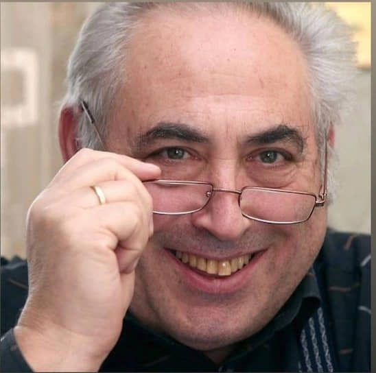 «…я борюсь со стереотипами. Например, есть мнение, что все психически больные люди опасны. Дескать, он может изнасиловать, убить, потом получить справку и оказаться вне ответственности. Ничего подобного! Подавляющее большинство самых жестоких преступлений совершается психически нормальными людьми» (из интервью изданию 161.RU). В 2006 году Указом Президента России Александру Бухановскому было присвоено почетное звание «Заслуженный врач России»