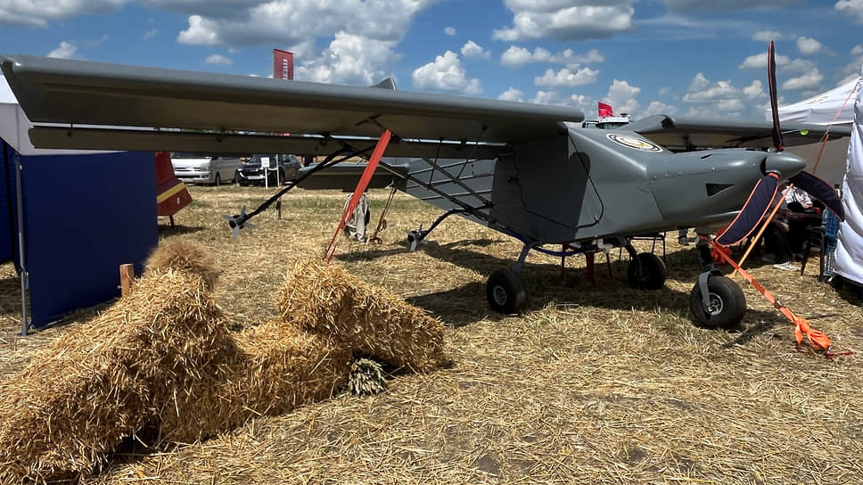 БАС СП-30Б — беспилотное воздушное судно самолетного типа, применяемые «Россельхозцентром».