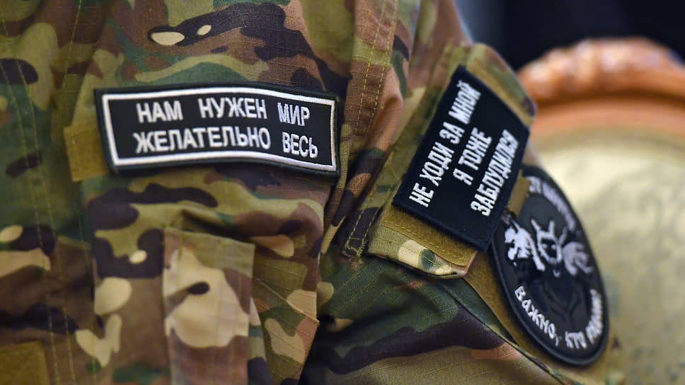 По информации источников “Ъ”, часть подразделений ЧВК отказались идти на Москву, а некоторые бойцы покинули Ростов и вернулись в места постоянной дислокации
