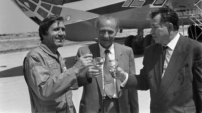 55 лет в небе