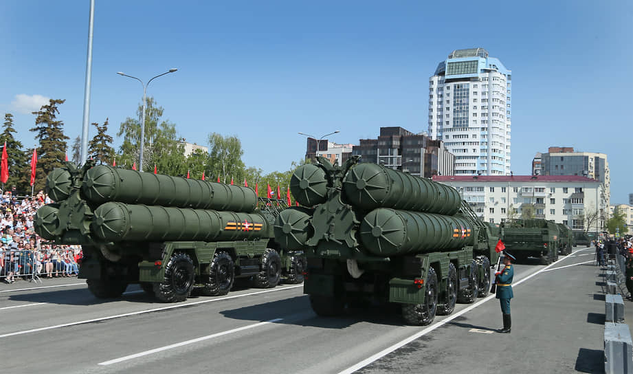 Ракетно- зенитный комплекс С-300