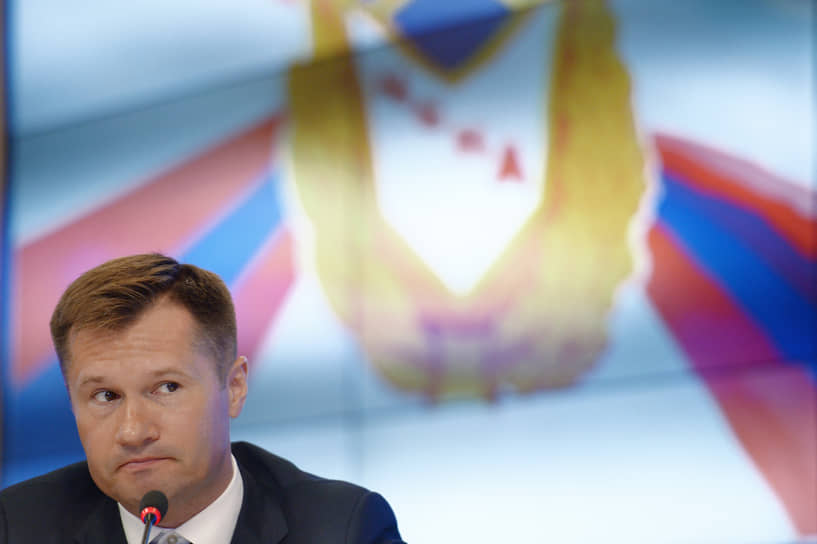С 2011 по 2018 год Алексей Немов входил в состав общественного совета при Министерстве обороны РФ. Он был членом комиссии по спортивно-массовой работе и сохранению здоровья военнослужащих