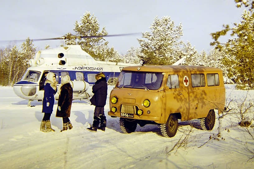 В начале 1976 года была создана специальная модификация «буханки» для районов Крайнего Севера — УАЗ-452АС (со специальным утеплением и дополнительным автономным обогревателем). Испытания в Заполярье длились полтора месяца