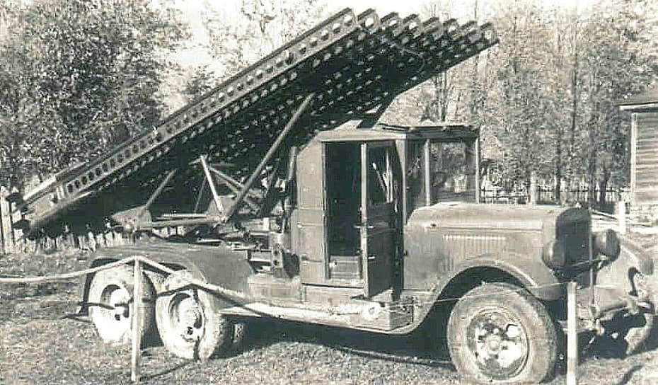 В августе 1943 года на заводе УльЗИС была собрана боевая машина БМ-13 («Катюша») под номером 773. Машина участвовала в освобождении Польши и Чехословакии, закончила войну в Праге .