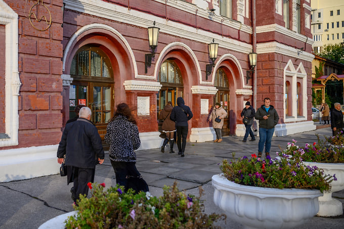 Показы «Отцов и детей» на сцене самарского драмтеатра продолжатся в октябре и ноябре