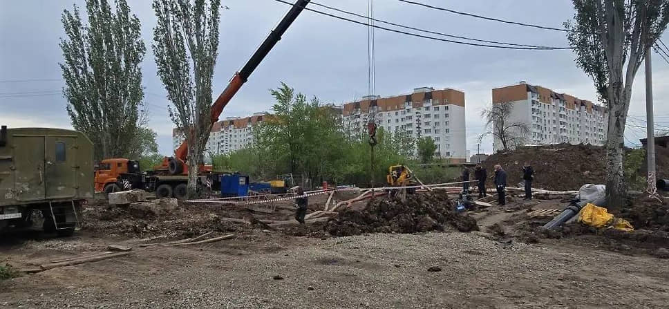 В Энгельсе уже две недели устраняют последствия коммунального ЧП 